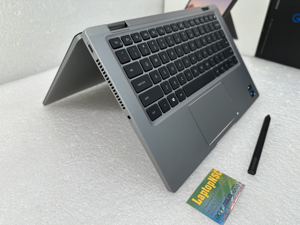 Dell Latitude 7320 2 in 1 i5 1135G7