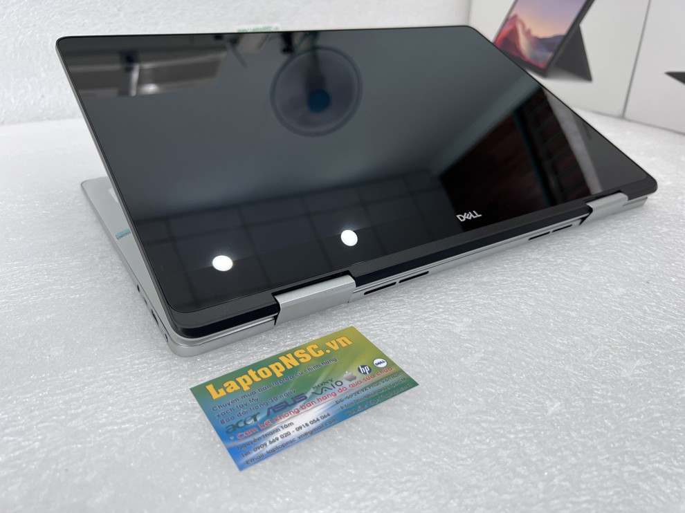 Dell Inspiron 7786 i7 8565U VGA
