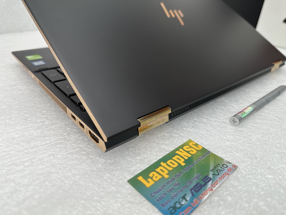 HP Spectre x360 15-ch011dx i7 8550U VGA