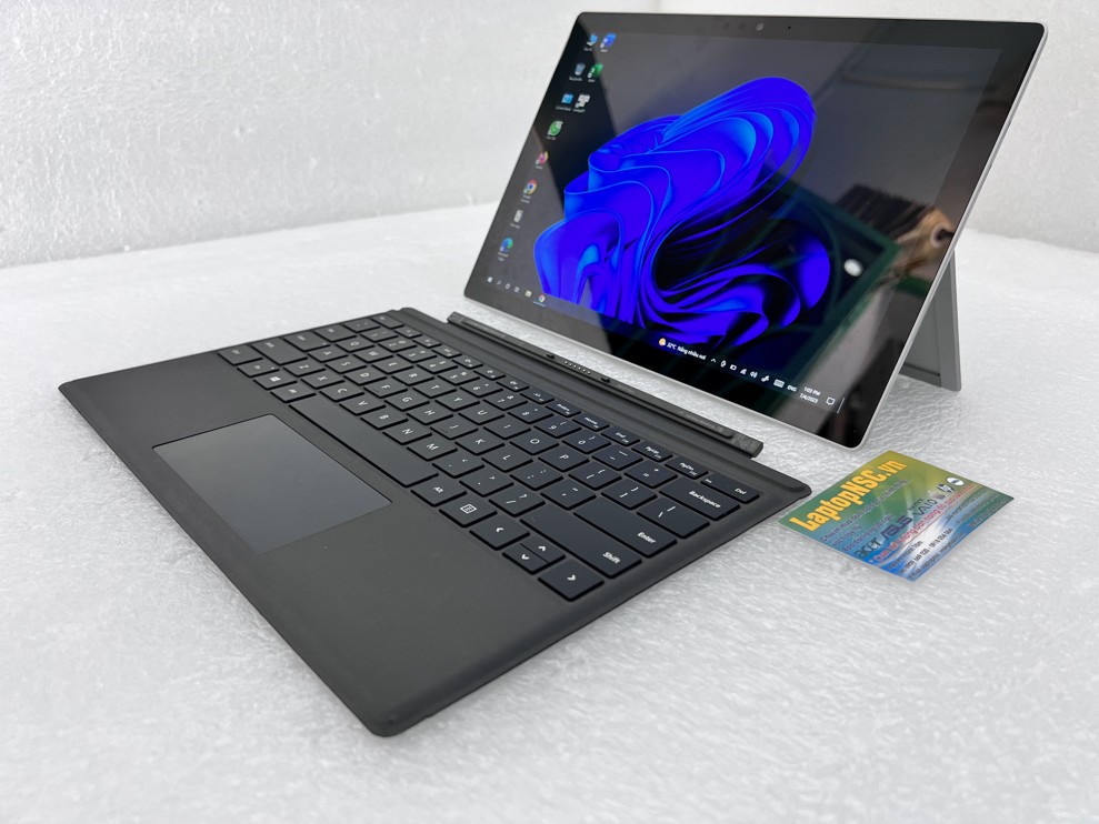 Surface Pro 5 Core i7 7660U 8G 256G